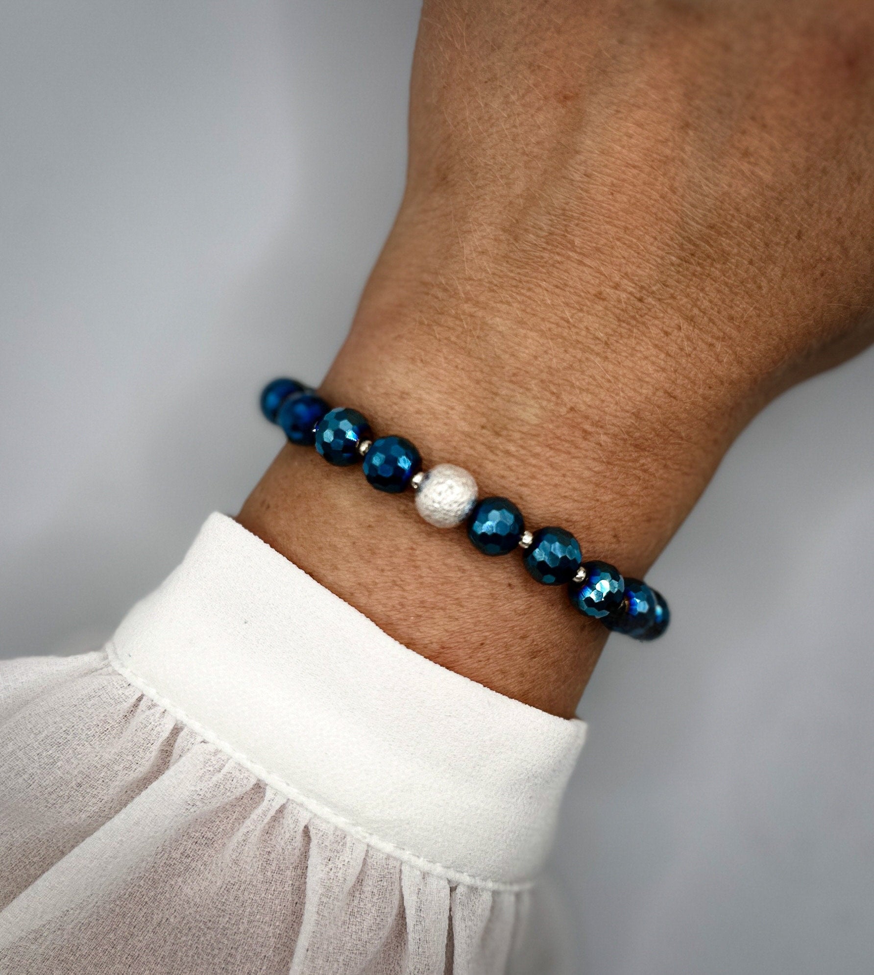 Blaues Armband für Damen aus 8mm Facettperlen